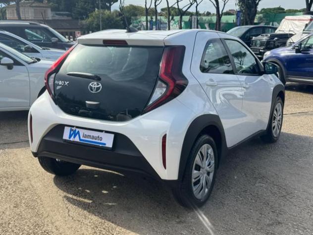 TOYOTA Aygo X Active 1.0cc 72cv AUT. CAMERA POST. CRUISE C. rif. 24170738 - Foto 3