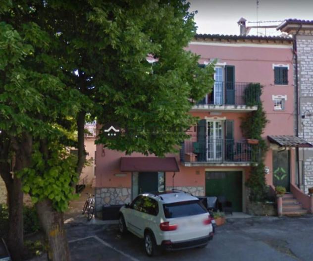 Isola del piano
all interno del caratteristico borgo circondato dalle verdi colline marchigiane, a due passi da fossombrone, affacciato su una piazzet - Foto 18