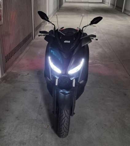 X MAX 300 ( FATTO REVISIONE E CINGHIA E RULLI ) - Foto 8
