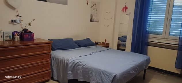 Stanza singola a ragazza zona piazza dei Martiri