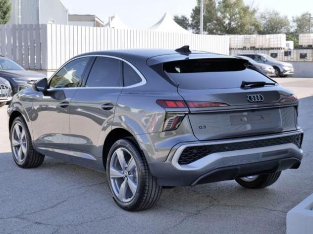 AUDI Q3 Sportback NEW 2.0 Tdi 150cv S-tr. S-line edition rif. 24000235 - Foto 3