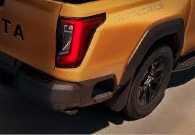 TOYOTA Hilux NG26 2.8 D-4D A/T 4WD 48V 4 porte Double Cab rif. 23719198 - Foto 9