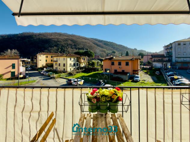 appartamento in vendita ad Arcola in zona Romito Magra