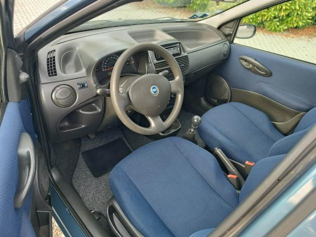Fiat Punto 1.2 5 porte Active Natural Power - Foto 9