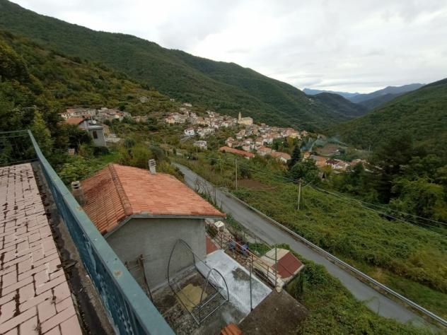 VENDESI A REZZO GRANDE CASA INDIPENDENTE BIFAMILIARE, CON TERRAZZA, CON GIARDINO - Foto 9