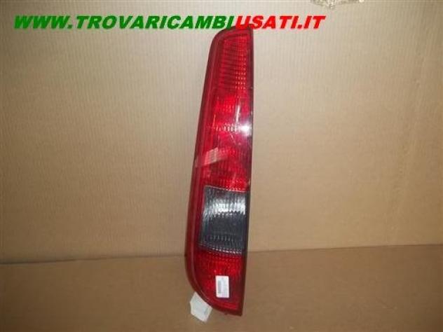 FANALE POST.S. FR FUME' FORD FOCUS 05 SW 999-U04481 Parti elettriche  Fanaleria  Fanali  Fanale post. sx. FORD - FOCUS - 01-12-2004 - 01-02-2008