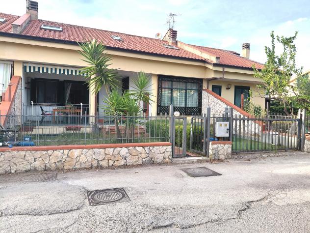 Villa in Viale del Sole