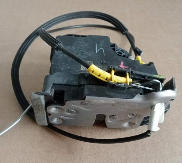 SERRATURA PORTA ANT. DX VERSIONE STANDARD 4 PIN 999-U1293959 Carrozzeria Lamierati esterni Porte Serratura porta a OPEL - ASTRA K - 01-11-2015 -, O