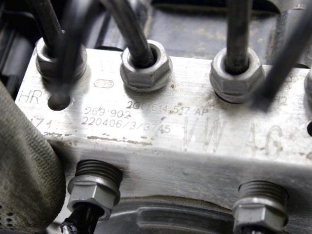 2Q0614517AP CENTRALINA POMPA AGGREGATO ABS VOLKSWAGEN POLO 1.0 66KW M 5P 2022 RICAMBIO USATO 2265106584 0265956685 - Foto 5