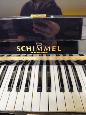 Pianoforte Schimmel 118 con campana di risonanza con trasporto e panca inclusi - Foto 2
