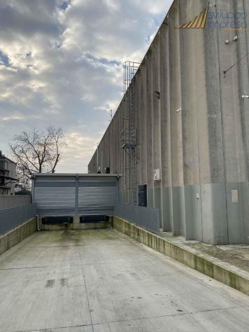 CAPANNONE CON CELLE FRIGORIFERE E RIBALTE IN AFFITTO AD AGRATE BRIANZA - Foto 5