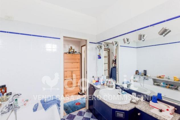 Villa di 350 m² con più di 5 locali e box auto in vendita a Cocquio-Trevisago - Foto 10