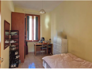 RE DI ROMA STANZA SINGOLA ARREDATA CON DOPPI SERVIZI
