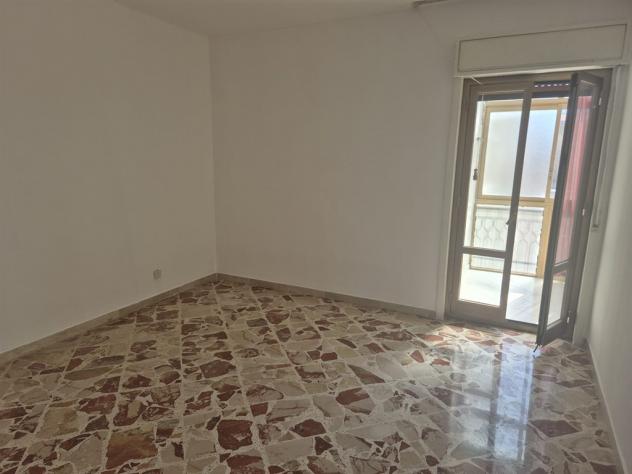 Appartamento con posto auto coperto zona Piazza indipendenza - Foto 9