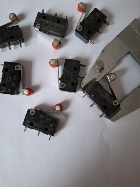 micro interruttore on off con rotella di scorrimento