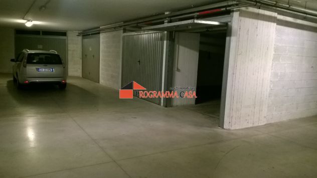 POMEZiA COLLI DI ENEA VIALE ODISSEO BOX DOPPIO 2 SERRANDE - Foto 4