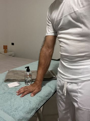 Massaggiatore 50enne per donne promo settembre Tel:3520156240