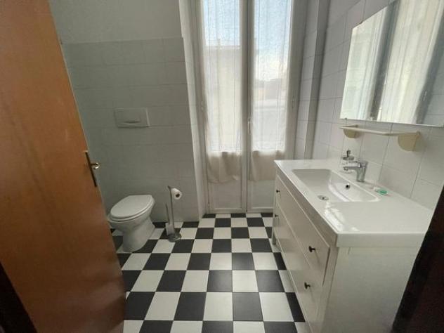 Milano affittasi stanza privata arredata 4 vani 16 Mq. - Foto 10