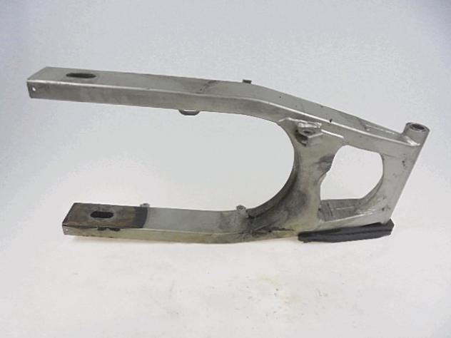 FORCELLONE POSTERIORE SUZUKI GSF 600 BANDIT 2000 - 2005 6100026E200FP SWINGARM CON DIFETTO - Foto 2
