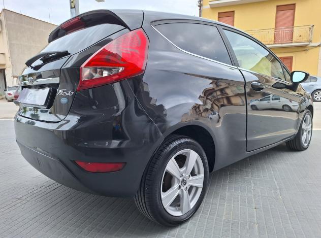 Ford Fiesta 1.4 TDCi 68CV Titanium NEOPATENTATO - Foto 7
