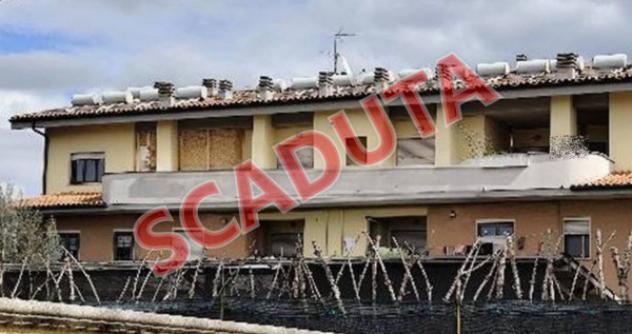 Immobile in asta di 121 m², box auto in vendita a Roma