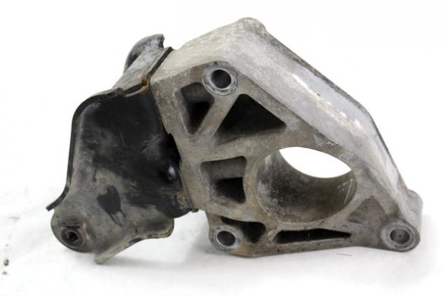 1174979J50 SUPPORTO MOTORE SUZUKI SX4 1.6 D 66KW 5M 5P (2010) RICAMBIO USATO