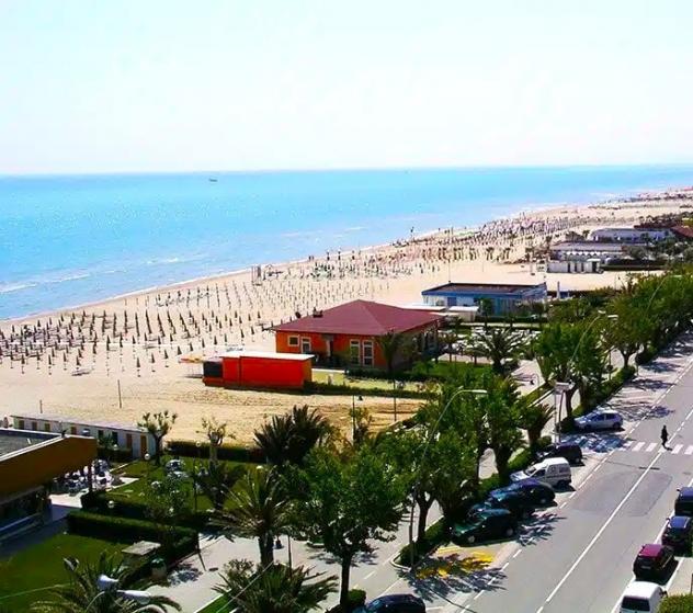 Albergo in vendita a Alba Adriatica