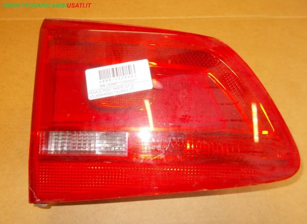 FANALE POST. PARTE INT. S. VOLKSWAGEN TOURAN (1T) 999-U52926 Parti elettriche  Fanaleria  Fanali  Fanale int. post. s VOLKSWAGEN - TOURAN - 01-09-2010