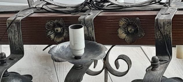 LAMPADARIO IN FERRO BATTUTO E LEGNO - Foto 2