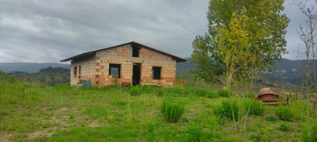 VENDITA TERRENNO CON FABBRICATO