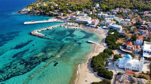AIUTO CUCINA PER STAGIONALE IN GRECIA