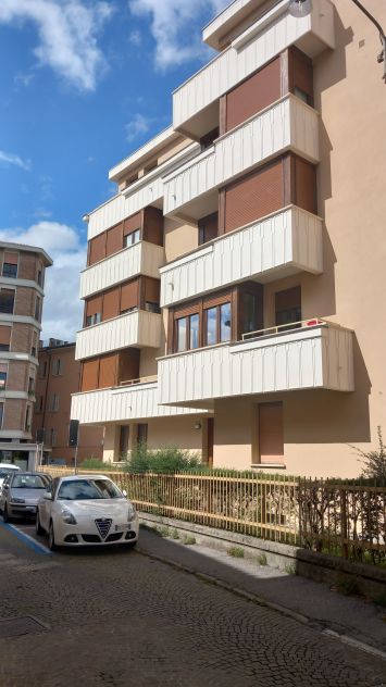 STANZA SINGOLA centrale a PARMA x studentessa