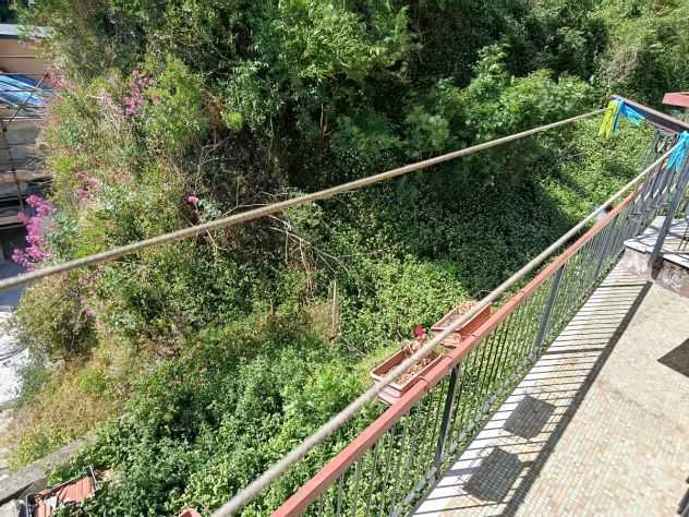 Varazze centro(estivo) sei vani perfetti terrazza giardino parcheggio 1300 euro - Foto 7
