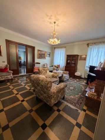 Appartamento in vendita a Camaiore 250 mq Rif: 1407147
