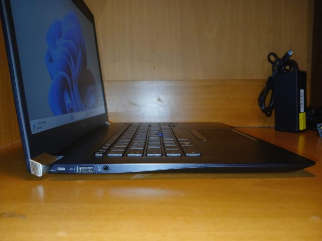 Laptop DynaBook 14" Touch | i7-10610u | Ram 16GB | NVMe 256GB - Foto 2