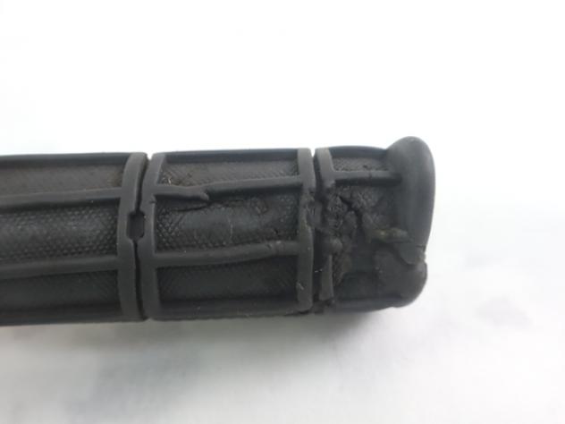 MALAGUTI X3M MOTARD 125 09702203 MANOPOLA COMANDO ACCELERATORE 08 - 12 THROTTLE HANDLE GRIP GOMMA DANNEGGIATA - Foto 3