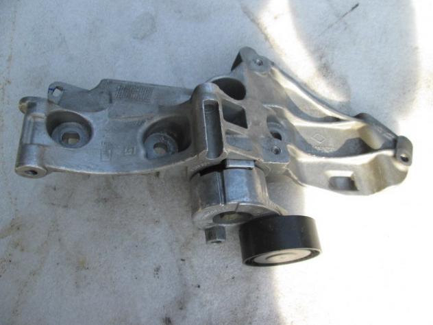 8200443903 SUPPORTO ALTERNATORE RENAULT MEGANE CC 1.5 D 78KW 6M 2P (2007) RICAMBIO USATO 8200460446 8200365097