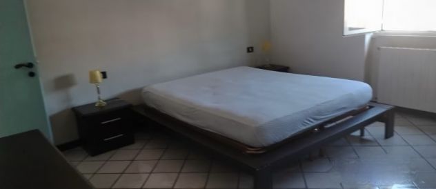 GUIDONIA TRILOCALE ARREDATO CON POSTO AUTO RISERVATO - Foto 5