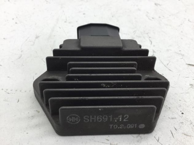 HONDA SH 150 REGOLATORE DI TENSIONE 2000 2004 KF04A
