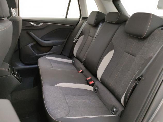 Škoda Kamiq 1.0 TSI 110cv BLACK DOTS - Foto 10