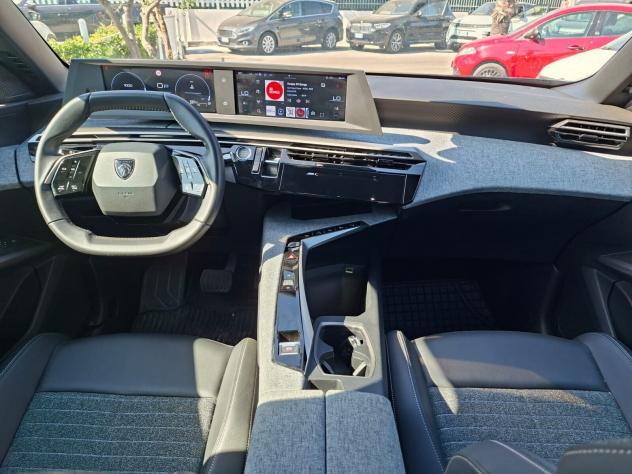 PEUGEOT 3008 HYBRID 145 e-DCS6 Allure - Foto 9