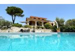 21 – Il tuo rifugio tra gli ulivi: Villa di prestigio con piscina ad AvolaAntica