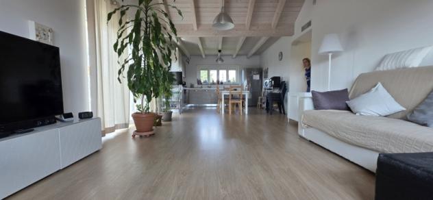 Appartamento attico 142 mq in Vendita a Nova Milanese con box