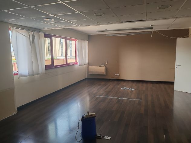 POMEZIA (RM) Via dei Castelli Romani Palazzina di soli uffici e negozi - Foto 9