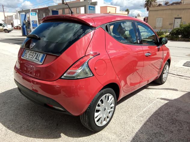 Lancia Ypsilon 1.2 69 CV GPL Ecochic Silver - Foto 3