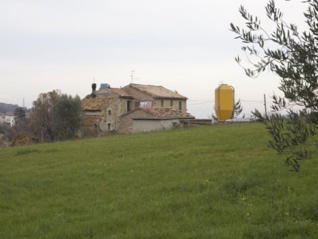 Casale con terreno nel comune di Campli (Te) - Foto 4