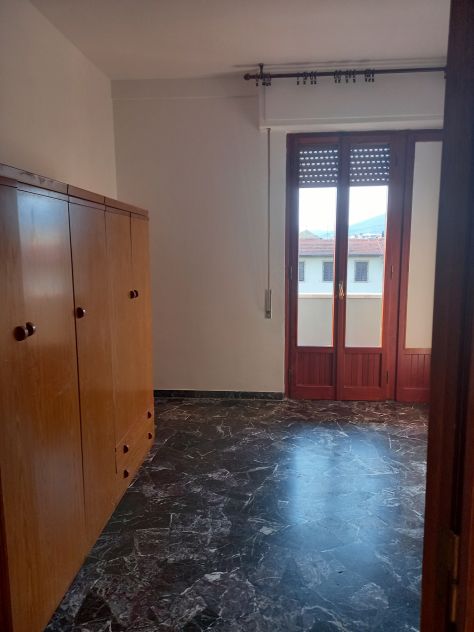 Appartamento ristrutturato affittasi a quattro studentesse - Foto 2