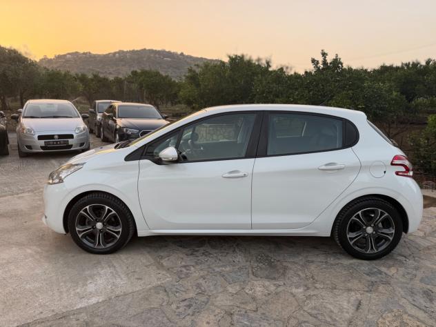 Peugeot 208 1.4 HDi 68 CV 5 porte Allure - Foto 2