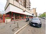 MILANO, VIA ETTORE PONTI - NEGOZIO IN LOCAZIONE 2 LUCI