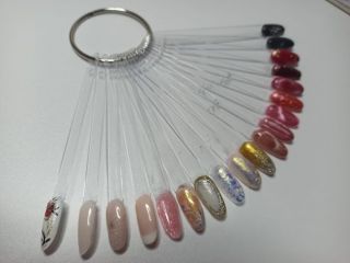 Massaggi - benessere Cividale del Friuli - MANICURE,PIEDICURE.  Massaggio corpo con pietre calde. Tel:3925071931